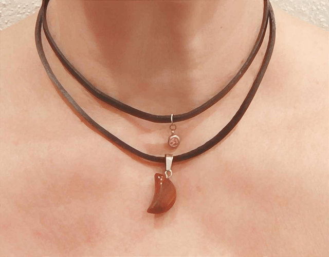 Collier en cuir double cordon Lune en pierre avec strass