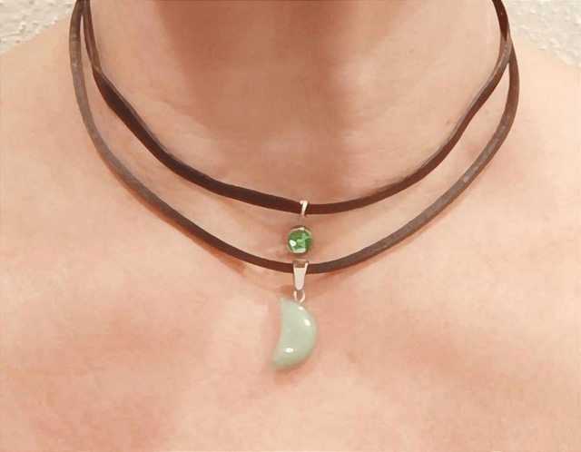 Collier en cuir double cordon Lune en pierre avec strass