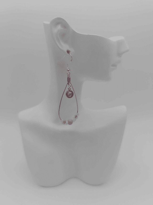 Boucles d&#039;oreilles en métal, perles et strass