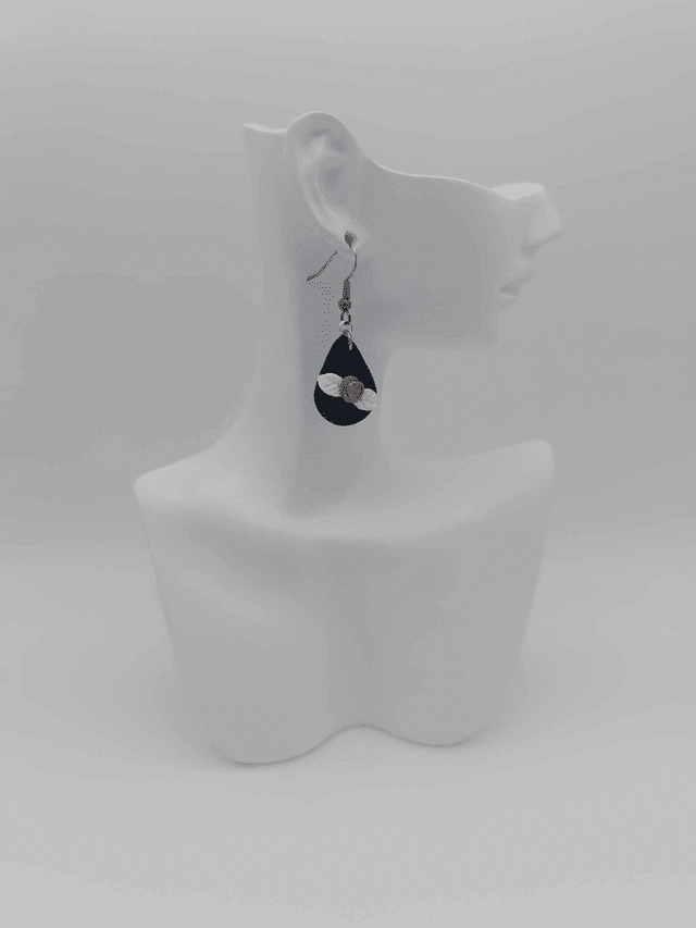 Boucles d&#039;oreilles en porcelaine froide Goutte